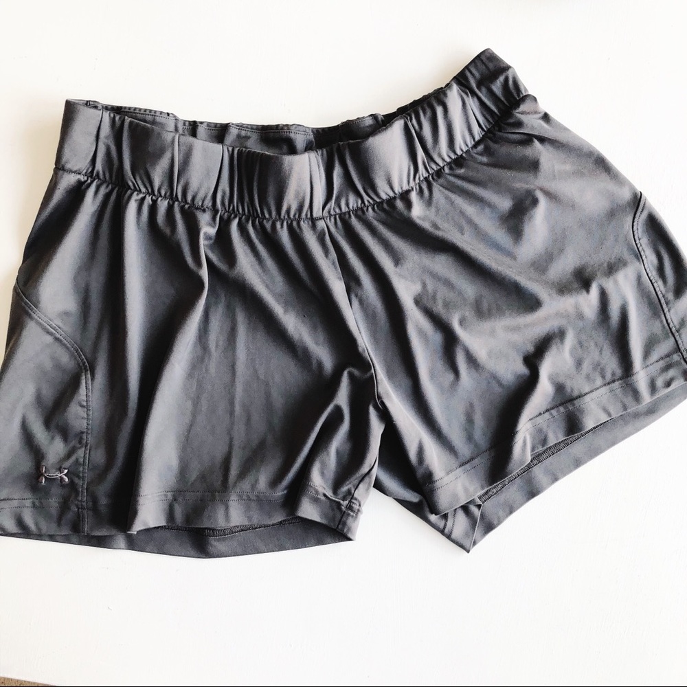 Women’s Under Armour Heat Gear Shorts Large